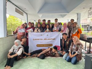 Tingkatkan Usaha Lokal, Mahasiswa KKN 13 UPGRIS Gelar Workshop Pengemasan dan Strategi Pemasaran
