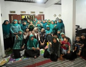 Mahasiswa KKN UPGRIS Ikut Serta dalam Kegiatan PKK Ibu-Ibu RT 5 RW 5 Kaligawe, Susukan