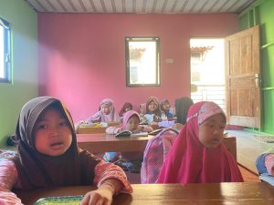 Mahasiswa KKN Tematik UPGRIS Dampingi Proses Belajar Mengaji di TPQ Dusun Susukan