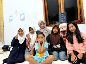 Mahasiswa KKN Tematik UPGRIS Gelar Bimbingan Belajar bagi Anak-Anak Dusun Susukan