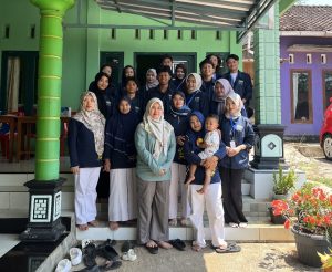 Mahasiswa KKN Tematik UPGRIS Dampingi Kegiatan Posyandu di Desa Delik