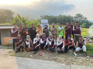 Mahasiswa KKN UPGRIS 25 Kenalkan Inovasi Rocket Stove di Desa Gebugan untuk Pengelolaan Sampah Ramah Lingkungan