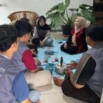 Mahasiswa KKN UPGRIS Kelompok 20 Adakan Workshop Pembuatan Teh Herbal dari Biji Alpukat untuk Pelaku UMKM