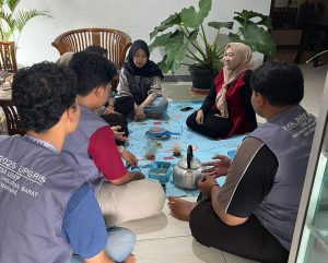 Mahasiswa KKN UPGRIS Kelompok 20 Adakan Workshop Pembuatan Teh Herbal dari Biji Alpukat untuk Pelaku UMKM