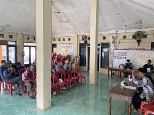 Mahasiswa KKN UIN Walisongo Posko 05 Dampingi Pembentukan Posbakum di Desa Cacaban