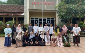Mahasiswa KKN UIN Walisongo Rayakan Hari Santri 2025 Bersama Siswa SDN 1 Trayu