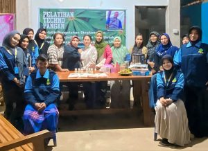 KKN UIN Walisongo Dampingi PKK Dusun Rowosari dalam Pengemasan dan Branding Produk Tepung Mocaf dan VCO