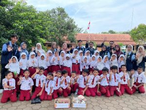 Mahasiswa KKN UIN Walisongo Ajak Siswa SD Negeri 1 Cacaban Bijak dalam Memilah Sampah