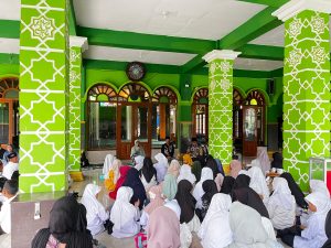 Mahasiswa KKN UIN Walisongo Gelar Perayaan Hari Santri di TPQ Baiturrohim Limbangan