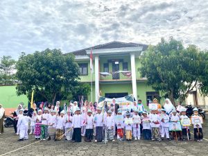 Mahasiswa KKN UIN Walisongo Ikut Semarakan Hari Santri Bersama Anak-Anak TK Dharma Wanita