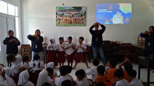 KKN UPGRIS Kelompok 38 Ajarkan Siswa SDN 01 Watuagung Cara Cuci Tangan yang Baik dan Benar