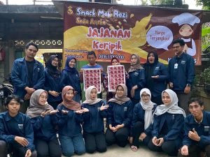 Mahasiswa KKN Kelompok 31 UPGRIS Dukung Pengembangan UMKM Desa Jatijajar