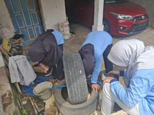 Sinergi Lawan DBD, KKN UIN Walisongo Bersama Kader Desa Kliris dan Petugas Kesehatan Galakkan PSN di Permukiman Warga 