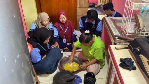 Mahasiswa KKN UIN Walisongo Lakukan Kunjungan Kewirausahaan ke UMKM Ceriping Gondangsari