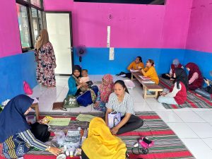 Ikuti Kegiatan Posyandu, Mahasiswa KKN UIN Walisongo Cegah Penyakit Sejak Dini