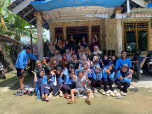 Mahasiswa KKN Reguler 85 UIN Walisongo Adakan Pelatihan Pembuatan Pupuk Organik Cair di Dusun Jingkol