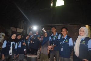 Mahasiswa KKN Kunjungi UMKM Gula Aren: Pelajari Proses Tradisional dan Dukung Pemberdayaan Ekonomi Lokal