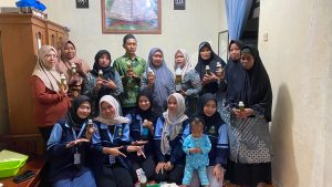 Kreatif dan Hemat, Mahasiswa KKN UIN Walisongo Ajarkan Pembuatan Sabun Cuci Piring Alami di Desa Gonoharjo