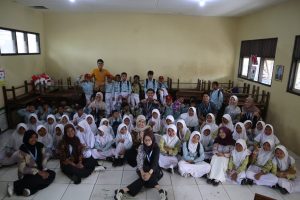 Mahasiswa KKN UIN Walisongo Tanamkan Etika Digital ke Siswa SDN 1 Pagerwojo