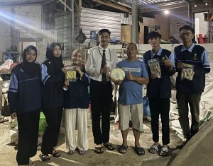 KKN POSKO 18 UIN Walisongo Semarang Mendukung UMKM Lewat Visit dan Sertifikasi Halal Kulit Lunpia