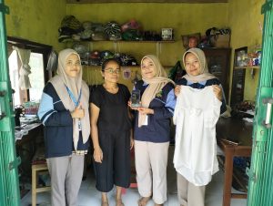 Mahasiswa KKN Reguler 85 Posko 34 UIN Walisongo Dukung UMKM Desa Sriwulan Melalui Program Digitalisasi Marketing