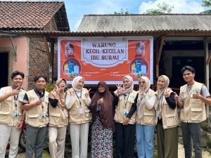 Mahasiswa KKN UIN Walisongo Dorong Digitalisasi UMKM Salamsari lewat Pemasangan Banner dan Google Maps