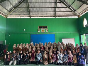 Mahasiswa KKN UIN Walisongo Gelar Workshop Sosialisasi Logo Halal untuk UMKM Desa Bebengan