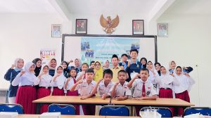 Mahasiswa KKN UIN Walisongo Posko 34 Hidupkan Gerakan Filantropi Buku di Desa Sriwulan