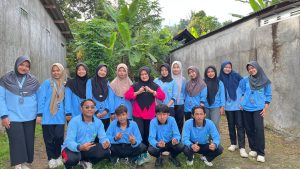 Mahasiswa KKN UIN Walisongo Ikuti Senam Sehat Minggu Pagi Bersama Ibu-Ibu Dusun Ngelimut