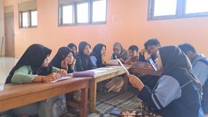 Mahasiswa KKN UIN Walisongo Adakan Bimbingan Belajar Tes Kemampuan Akademik di Desa Tamanrejo