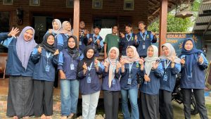 Belajar Seni Batik, Mahasiswa KKN UIN Walisongo Buat Motif Logo Posko dan Kampus di Sanggar Batik Linggo