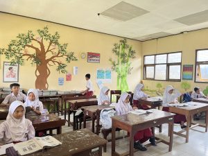 Mahasiswa KKN UIN Walisongo Posko 33 Aktif Mengajar di SDN Pagertoya, Dorong Semangat Belajar Siswa