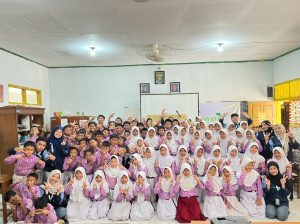 Mahasiswa KKN UIN Walisongo Posko 22 Tanamkan Nilai Anti-Perundungan dan Bijak Bersosial Media di Sekolah Dasar se-Desa Ngabean