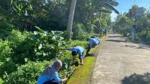 Aksi Nyata KKN UIN Walisongo Posko 30 Bersama Warga Tamanrejo Jaga Kebersihan Lingkungan
