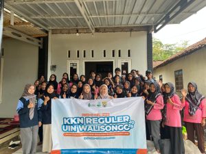 Mahasiswa KKN UIN Walisongo Latih Ibu-Ibu Kader Posyandu Mengolah Minyak Jelantah Jadi Lilin Aromaterapi