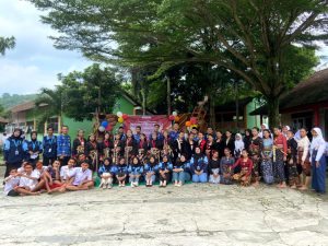 Mahasiswa KKN UIN Walisongo Dampingi SMPN 4 Singorojo Peringati Hari Pahlawan