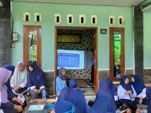 Mahasiswa KKN Walisongo Selenggarakan Sosialisasi Cegah Demensia untuk Lansia di Dusun Tanggulangin
