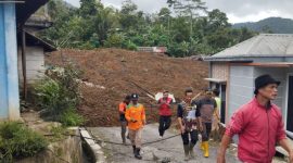 CREATOR: gd-jpeg v1.0 (using IJG JPEG v62), quality = 82?