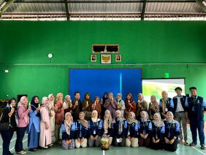 Mahasiswa KKN UIN Walisongo Angkatan 85 Posko 12 Gelar Pelatihan Pembuatan Sabun dari Larutan Eco-Enzyme