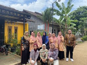 Mahasiswa KKN UIN Walisongo Dampingi Pelaksanaan Posyandu Dahlia 3 Desa Trayu Berjalan Lancar