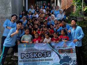 Mahasiswa KKN UIN Walisongo Bersama Warga Borangan Melakukan Senam Bersama dengan Penuh Semangat