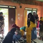 Mahasiswa KKN UIN Walisongo Dampingi Kegiatan Posyandu di Dusun Krajan Desa Peron
