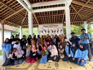 Mahasiswa KKN UIN Walisongo Posko 12 Gelar Pelatihan Pembuatan Lilin Aromaterapi dari Minyak Jelantah