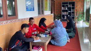 Mahasiswa KKN UIN Walisongo Posko 32 Gandeng PMI Kendal Gelar Donor Darah di Balai Desa Margosari