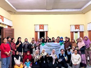 Mahasiswa KKN UIN Walisongo Adakan Sosialisasi Pembuatan Briket Sabut Kelapa di Desa Sumberahayu