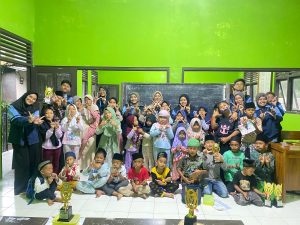Mahasiswa KKN UIN Walisongo Ajak Siswa Madrasah Darus Salamah Rayakan Hari Santri 2025