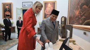 Ratu Máxima Kunjungi Istana Negara, Prabowo Sambut dengan Cendera Mata Nusantara