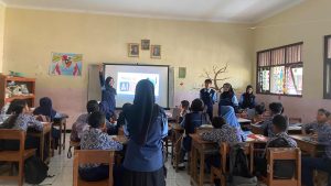 Bangun Literasi Digital, Mahasiswa KKN UIN Walisongo Perkenalkan AI Kepada Anak-anak Sekolah Dasar
