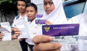 Wakil Ketua DPR RI Pastikan Program Indonesia Pintar 2025 Tepat Sasaran