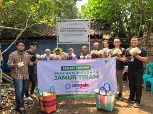 Dompet Dhuafa dan Amgala Foundation Serahkan Program Budidaya Jamur Tiram di Desa Menguneng Batang